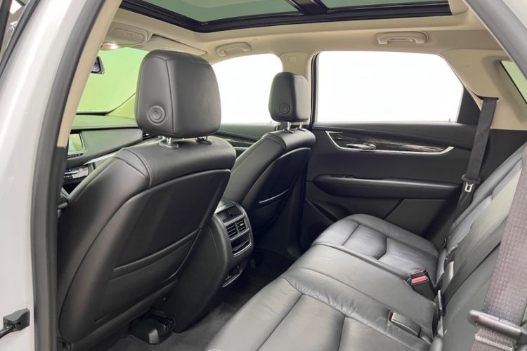 Used Cadillac XT5 2018 28T Four-Wheel Drive Luxury Model Interior 7