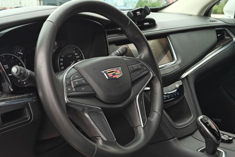 Used Cadillac XT5 2018 28T Four-Wheel Drive Luxury Model Interior 8