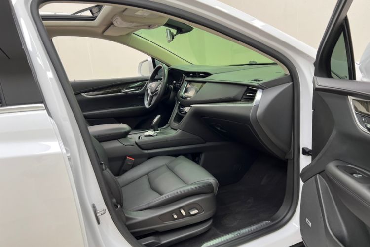 Used Cadillac XT5 2018 28T Four-Wheel Drive Luxury Model Interior 9