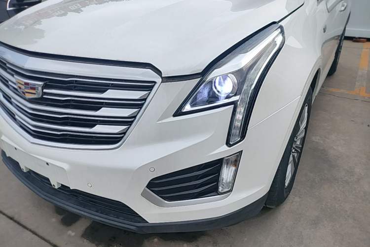 Used Cadillac XT5 2018 25T Luxury Model Left Front Headlight