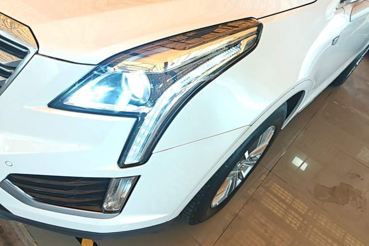 Used Cadillac XT5 2018 25T Luxury Model Left Front Headlight