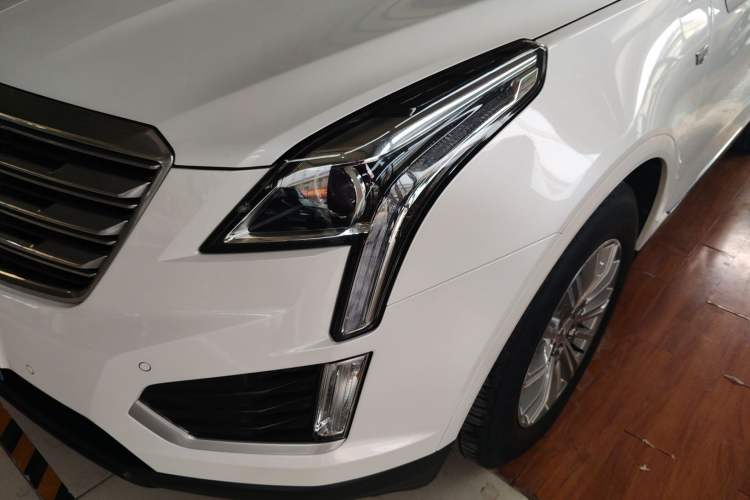 Used Cadillac XT5 2018 25T Luxury Model Left Front Headlight