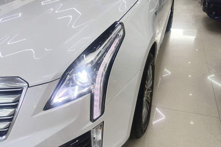 Used Cadillac XT5 2018 25T Luxury Model Left Front Headlight