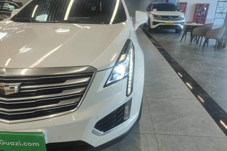 Used Cadillac XT5 2018 28E Four-Wheel Drive Tech Version Left Front Headlight