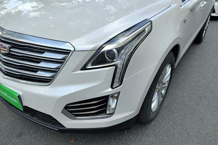 Used Cadillac XT5 2018 25T Tech Model Left Front Headlight