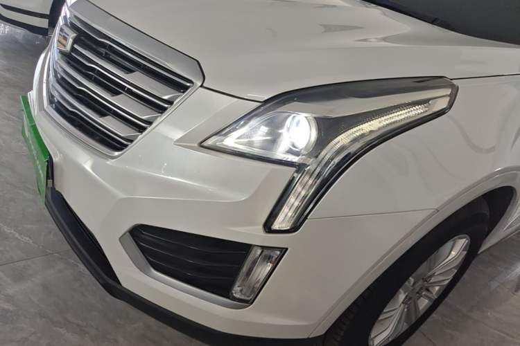 Used Cadillac XT5 2018 28E Four-Wheel Drive Tech Version Left Front Headlight