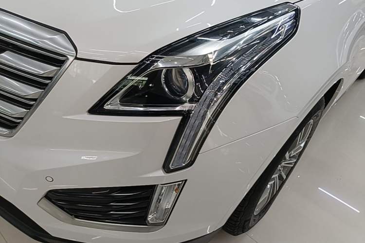 Used Cadillac XT5 2018 25T Luxury Model Left Front Headlight