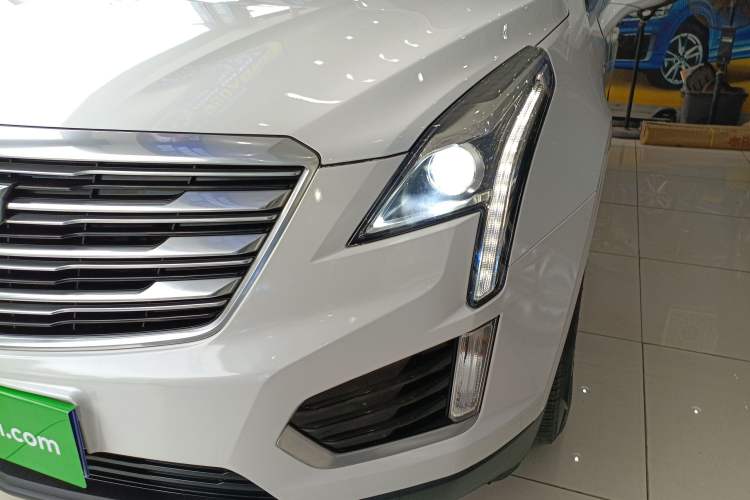 Used Cadillac XT5 2018 25T Tech Model Left Front Headlight