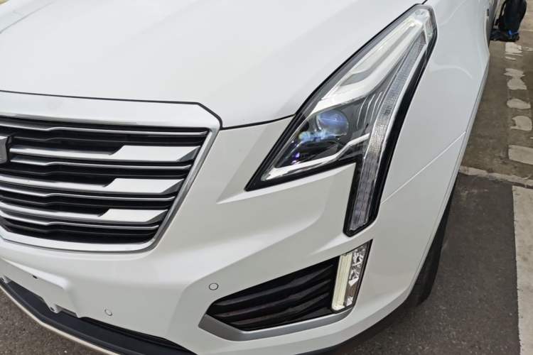 Used Cadillac XT5 2018 28T Four-Wheel Drive Luxury Model Left Front Headlight