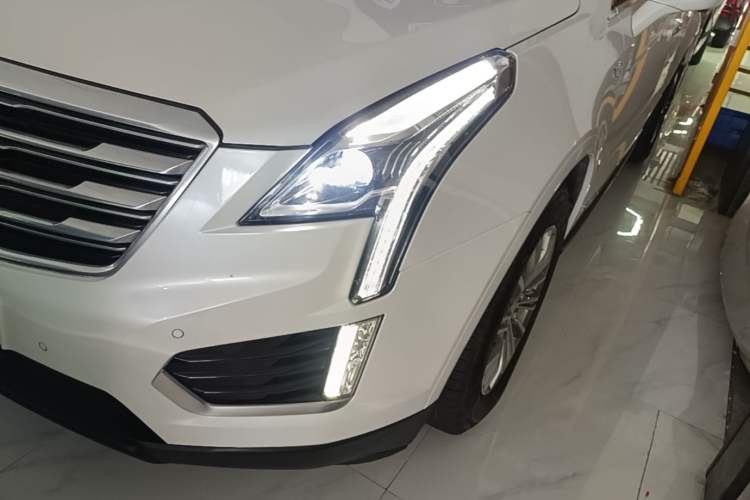 Used Cadillac XT5 2018 28T Four-Wheel Drive Luxury Model Left Front Headlight
