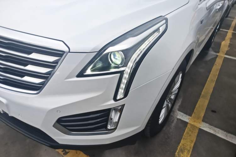 Used Cadillac XT5 2018 28E Four-Wheel Drive Tech Version Left Front Headlight