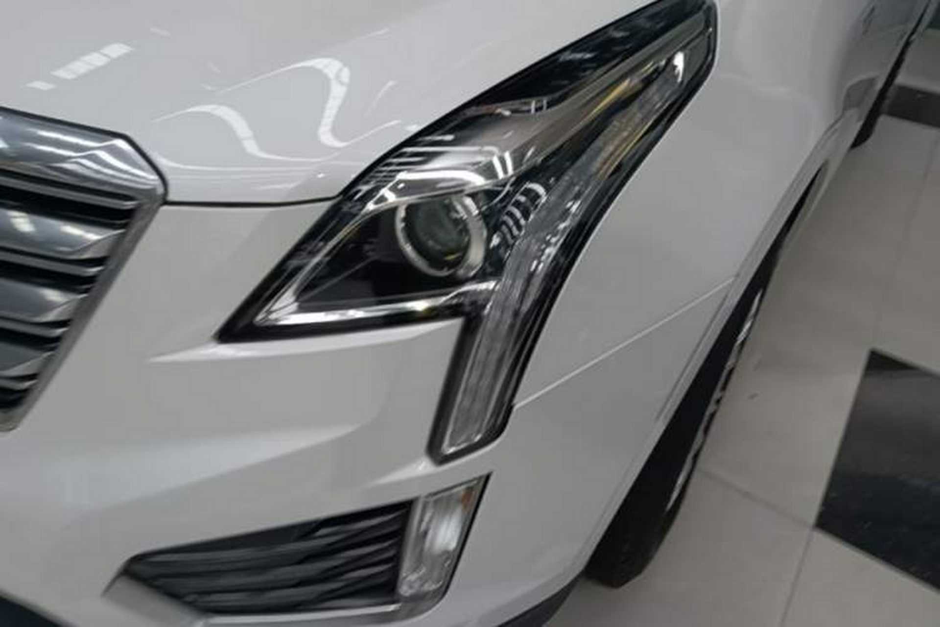 Used Cadillac XT5 2018 28E Four-Wheel Drive Tech Version Left Front Headlight