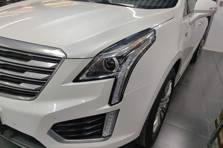 Used Cadillac XT5 2018 25T Luxury Model Left Front Headlight