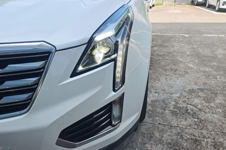 Used Cadillac XT5 2018 25T Luxury Model Left Front Headlight