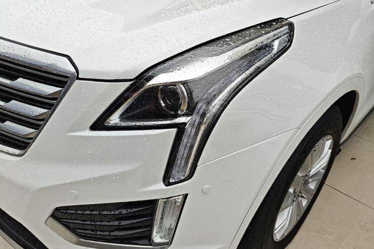 Used Cadillac XT5 2018 28E Four-Wheel Drive Tech Version Left Front Headlight