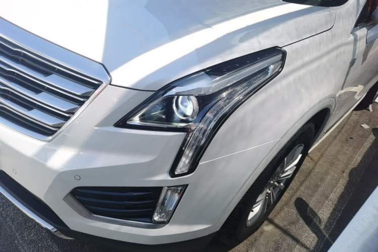 Used Cadillac XT5 2018 25T Luxury Model Left Front Headlight