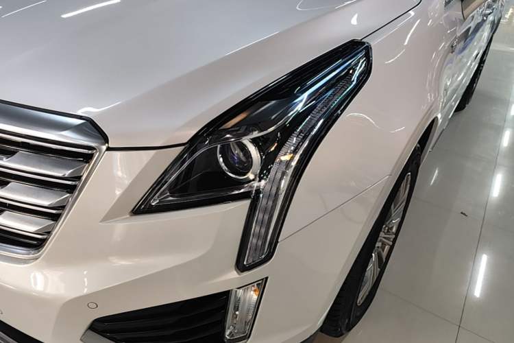 Used Cadillac XT5 2018 25T Luxury Model Left Front Headlight