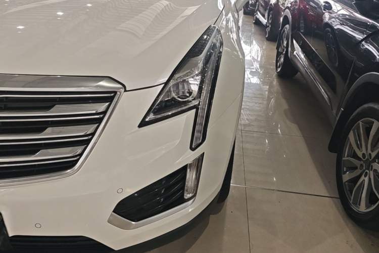 Used Cadillac XT5 2018 25T Luxury Model Left Front Headlight