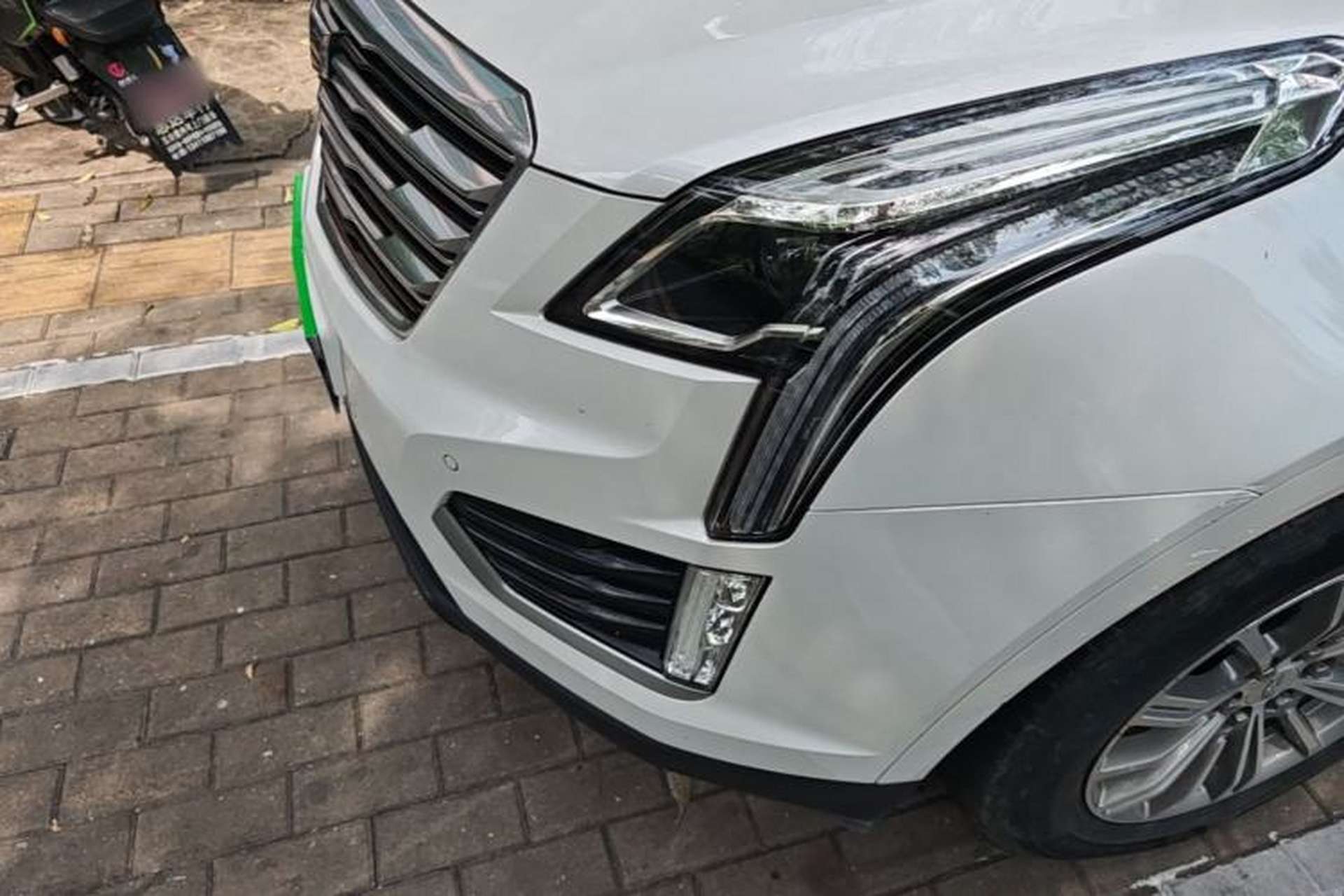 Used Cadillac XT5 2018 28T Four-Wheel Drive Luxury Model Left Front Headlight