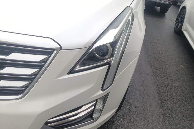 Used Cadillac XT5 2018 25T Luxury Model Left Front Headlight
