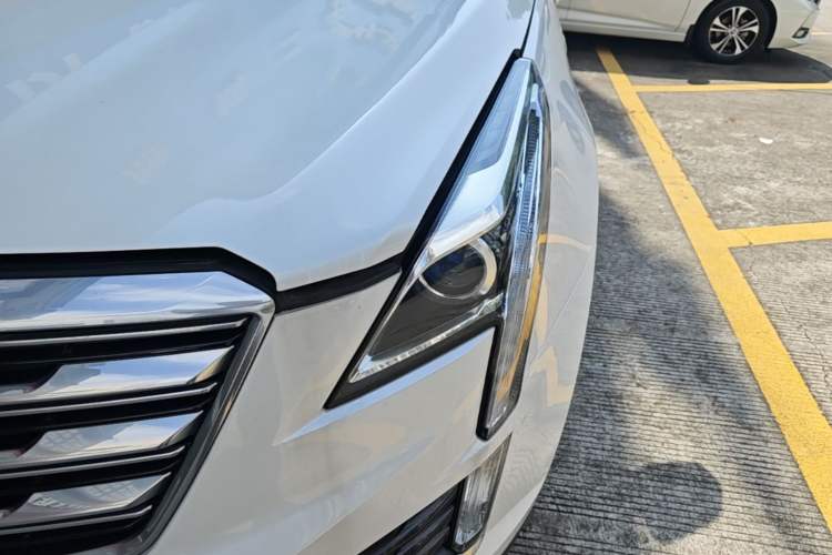 Used Cadillac XT5 2018 25T Tech Model Left Front Headlight