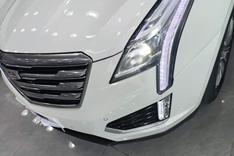 Used Cadillac XT5 2018 25T Luxury Model Left Front Headlight