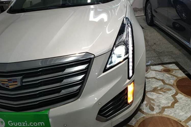 Used Cadillac XT5 2018 28E Four-Wheel Drive Tech Version Left Front Headlight