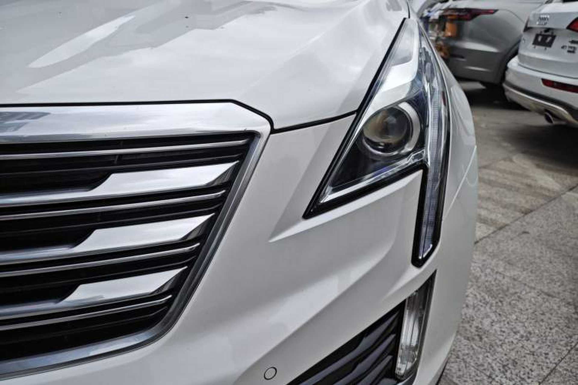 Used Cadillac XT5 2018 25T Luxury Model Left Front Headlight