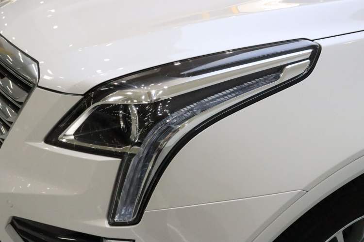 Used Cadillac XT5 2018 25T Luxury Model Left Front Headlight