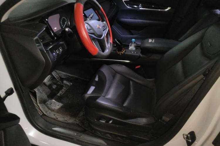 Used Cadillac XT5 2018 25T Luxury Model Left Front Seat