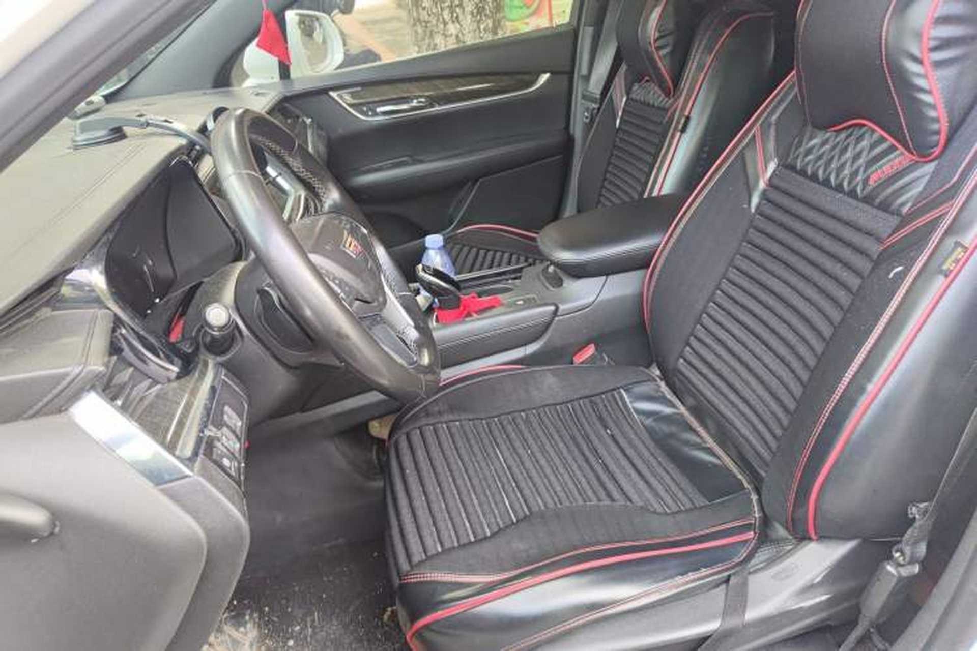 Used Cadillac XT5 2018 25T Tech Model Left Front Seat