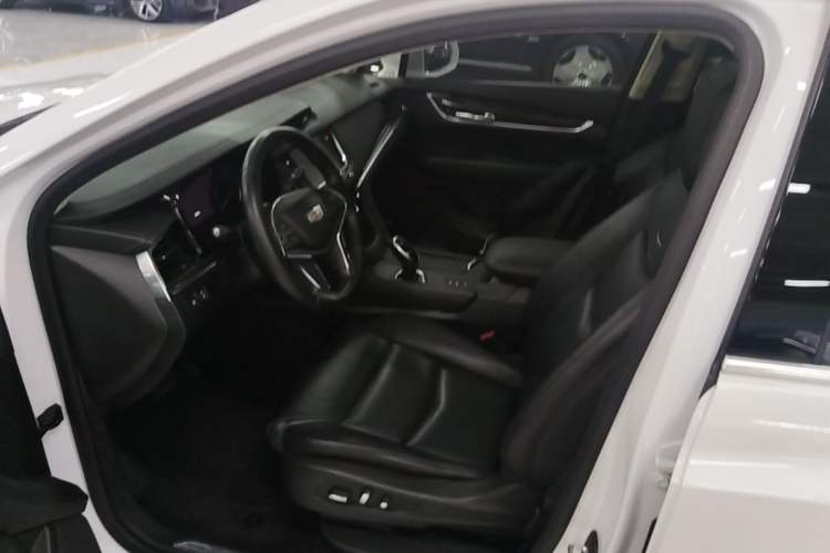 Used Cadillac XT5 2018 28T Four-Wheel Drive Luxury Model Left Front Seat