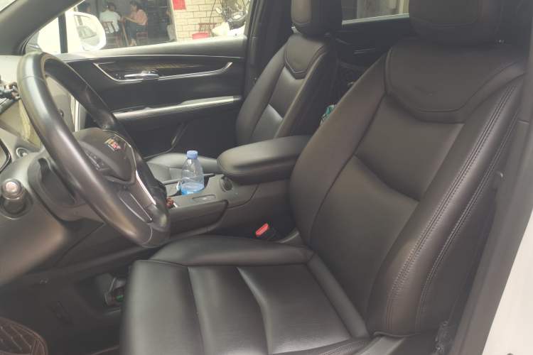 Used Cadillac XT5 2018 25T Tech Model Left Front Seat