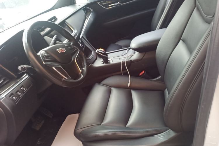 Used Cadillac XT5 2018 25T Tech Model Left Front Seat