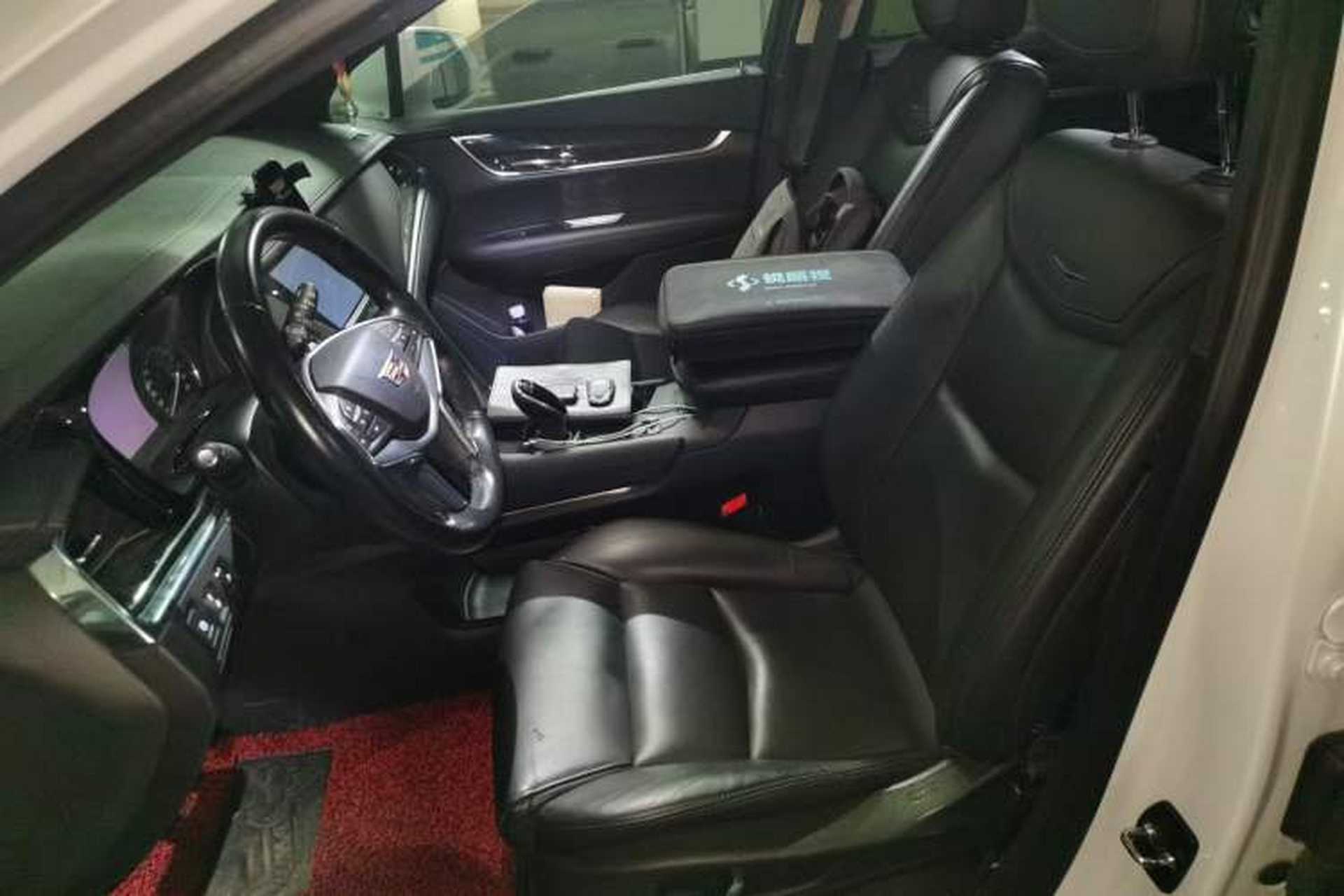 Used Cadillac XT5 2018 25T Luxury Model Left Front Seat