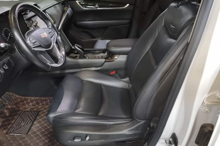 Used Cadillac XT5 2018 25T Luxury Model Left Front Seat