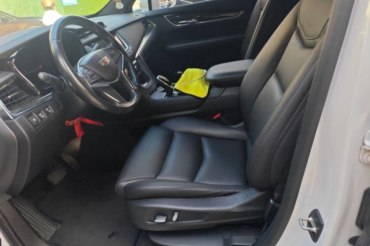 Used Cadillac XT5 2018 28E Four-Wheel Drive Tech Version Left Front Seat