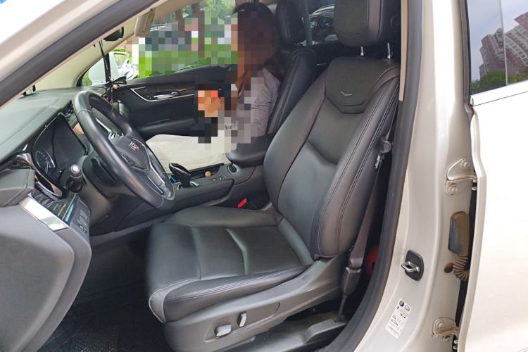 Used Cadillac XT5 2018 25T Luxury Model Left Front Seat
