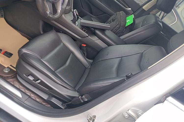 Used Cadillac XT5 2018 25T Luxury Model Left Front Seat