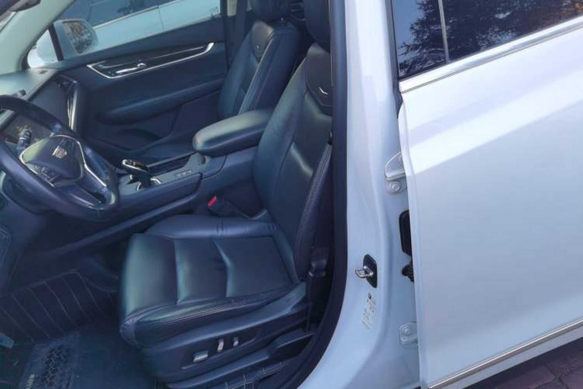 Used Cadillac XT5 2018 28T Four-Wheel Drive Luxury Model Left Front Seat