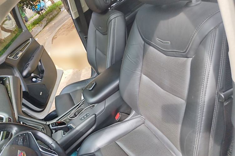 Used Cadillac XT5 2018 28T Four-Wheel Drive Luxury Model Left Front Seat