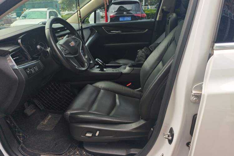 Used Cadillac XT5 2018 25T Luxury Model Left Front Seat
