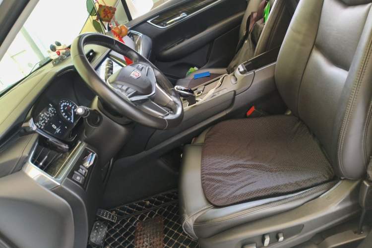 Used Cadillac XT5 2018 28T Four-Wheel Drive Luxury Model Left Front Seat