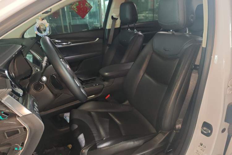 Used Cadillac XT5 2018 25T Luxury Model Left Front Seat