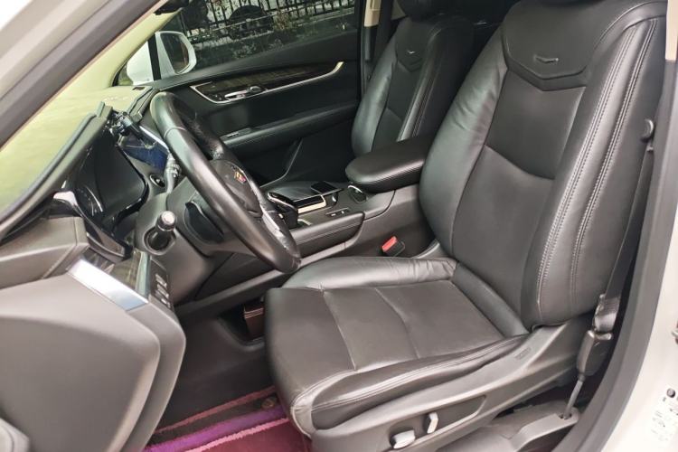 Used Cadillac XT5 2018 25T Luxury Model Left Front Seat