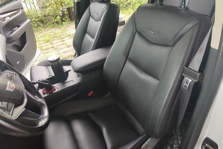 Used Cadillac XT5 2018 25T Luxury Model Left Front Seat