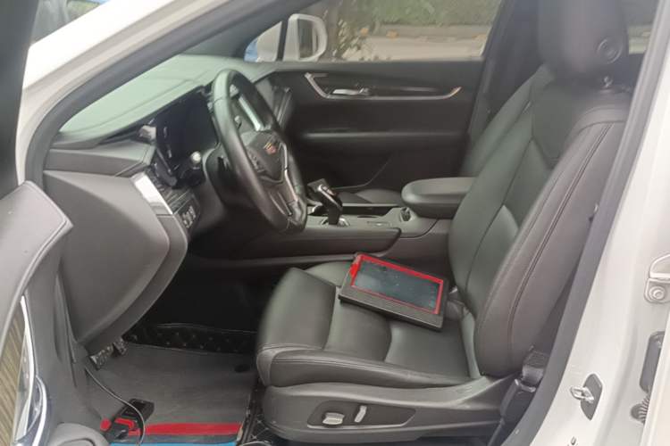 Used Cadillac XT5 2018 25T Tech Model Left Front Seat