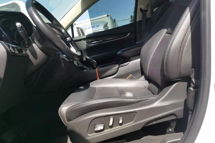 Used Cadillac XT5 2018 28T Four-Wheel Drive Luxury Model Left Front Seat