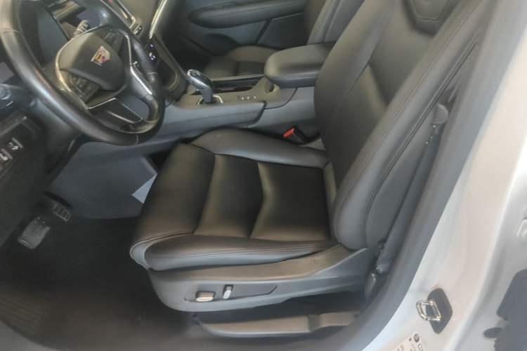 Used Cadillac XT5 2018 28E Four-Wheel Drive Tech Version Left Front Seat