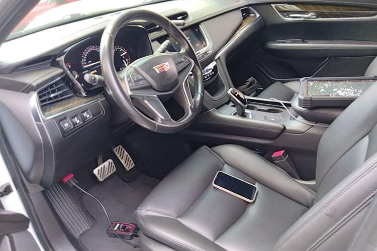 Used Cadillac XT5 2018 25T Tech Model Left Front Seat
